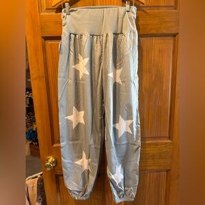 Sz xl Gray Star Patterned jogger style silky Pants